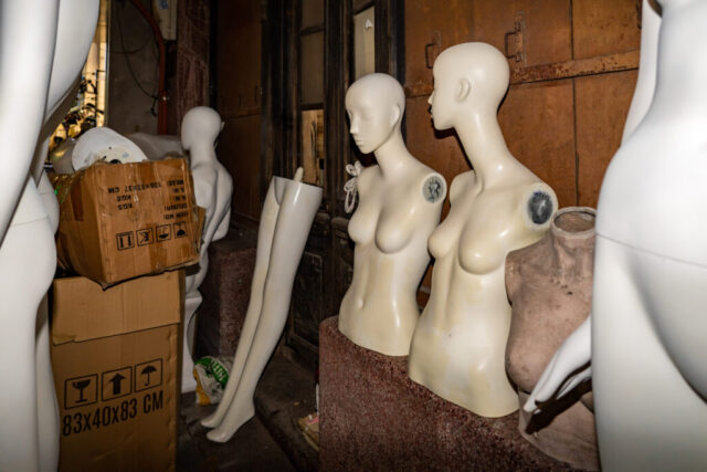 I see mannequins everywhere